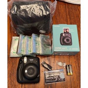 Instax mini 11 Polaroid camera black with accessories